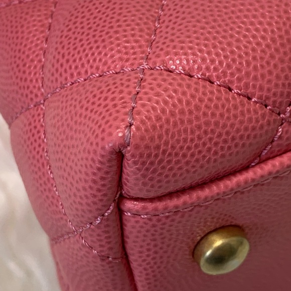 ❌❌SOLD elsewhere❌Chanel 19A small Coco handle - Picture 13 of 17